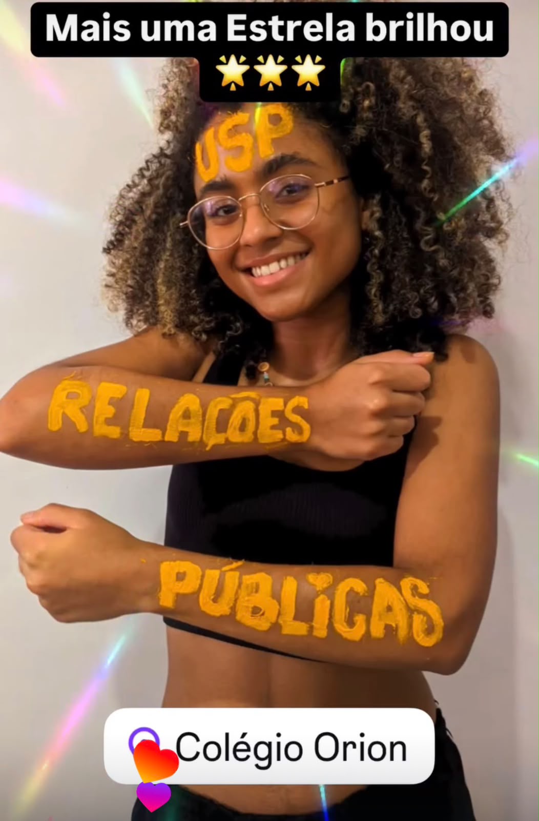 Aprovação de aluna em Relações Públicas na USP